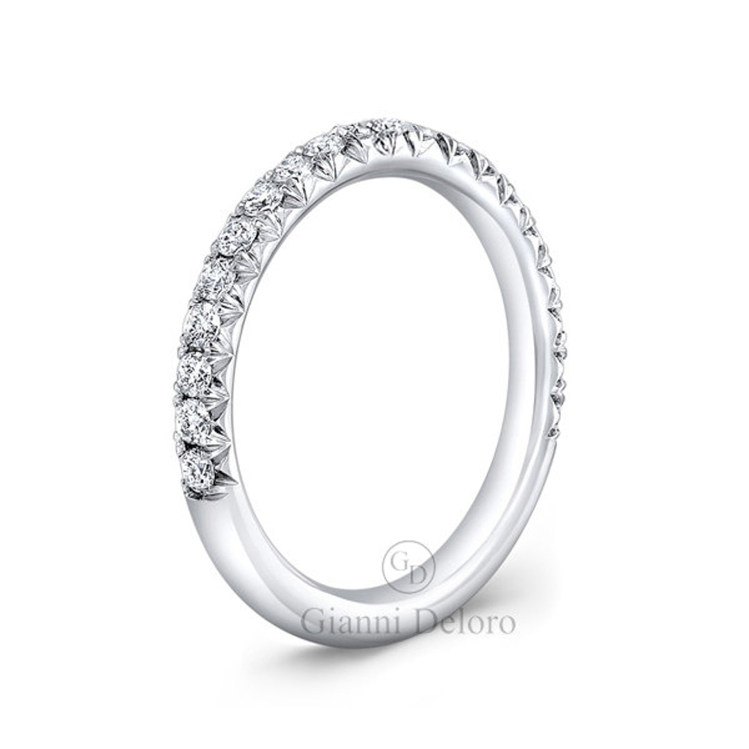 Women's French Pave Wedding Band With 0.47 Ct.tw Round