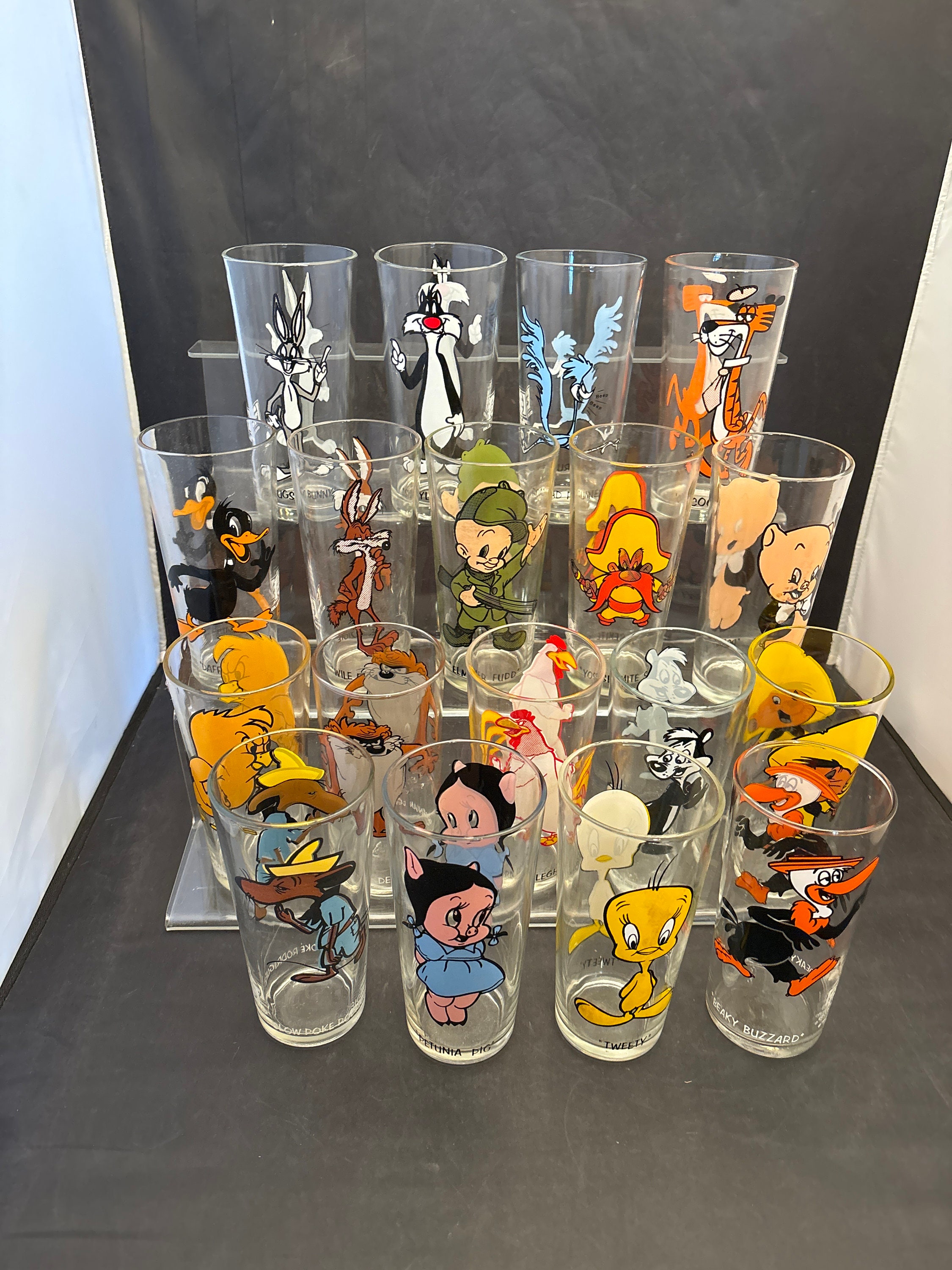 Complete Set of 18 Vintage 1973 Pepsi Looney Tunes Character