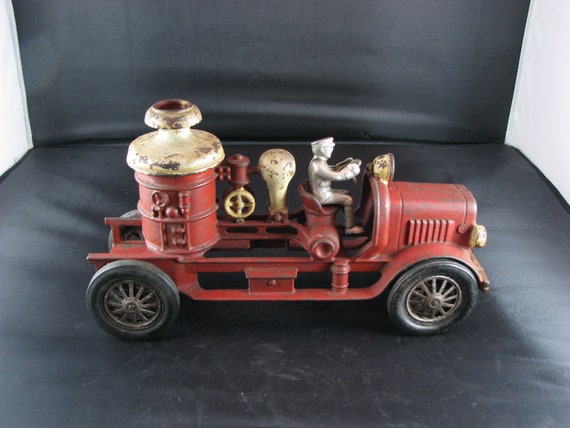 hubley cast iron fire truck