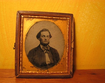 Vintage Ambrotype Portrait of a Man (54)