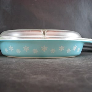 Vintage Pyrex turquoise Snowflake Double Casserole