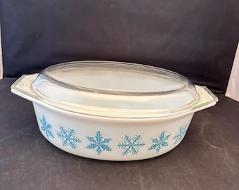 Vintage Pyrex Snowflake  Casserole