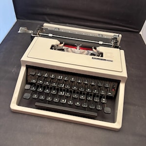 Vintage Olivetti Underwood Dora Portable Typewriter