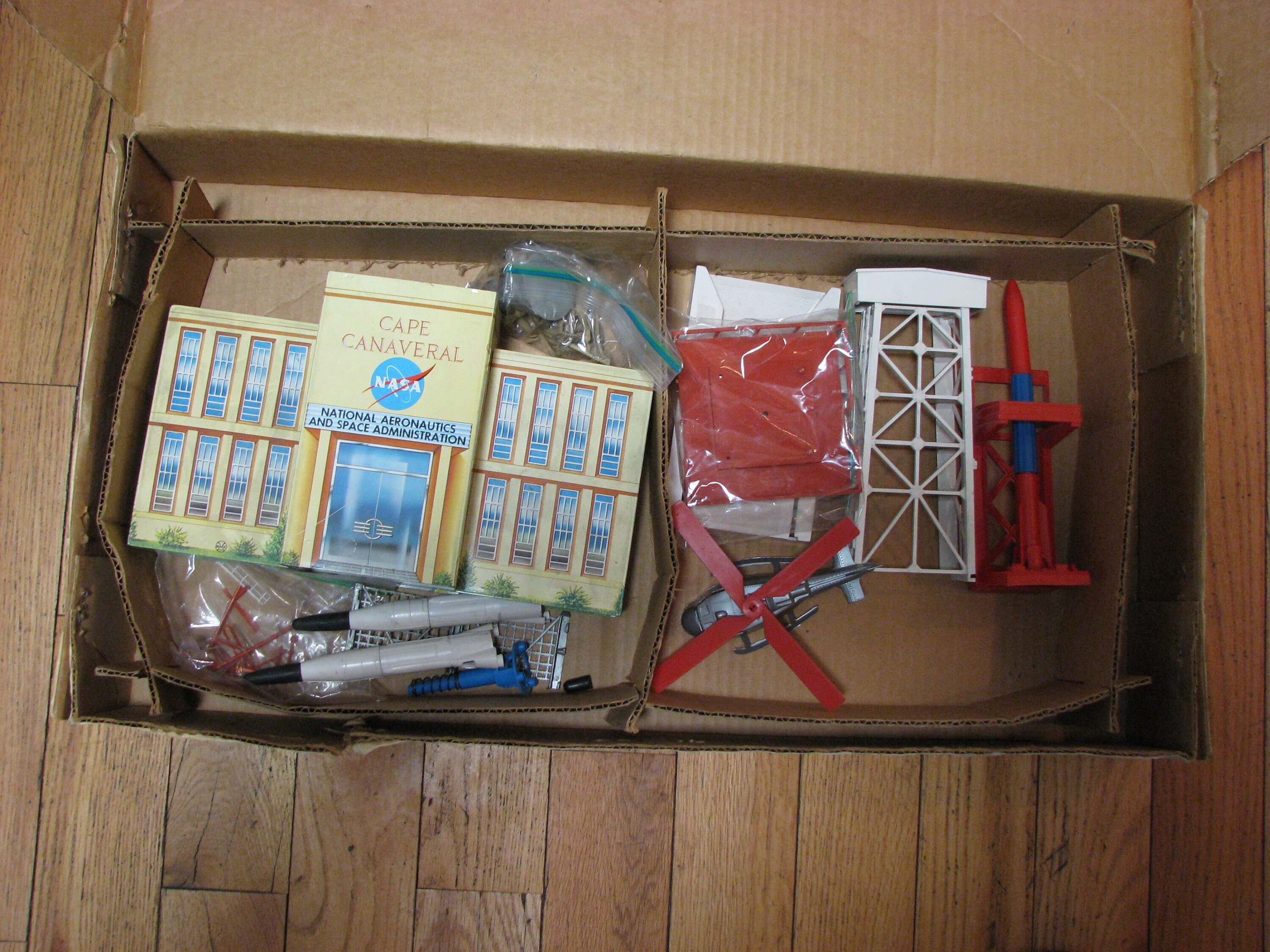 MARX TOY ☆☆ Space exploration 香港製 宇宙スペース 探査隊セット!! ジオラマ 未使用 「定形外可」 ホンコン ★★未使用デッドストック Marx Toys Apollo Astronaut Update! 1970s White, Blue \u0026 Orange