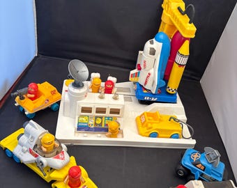 Vintage Playmates NASA Space Shuttle Launch Pad Playset
