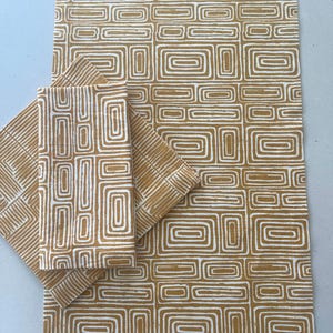 Table Runner Confusion Ochre