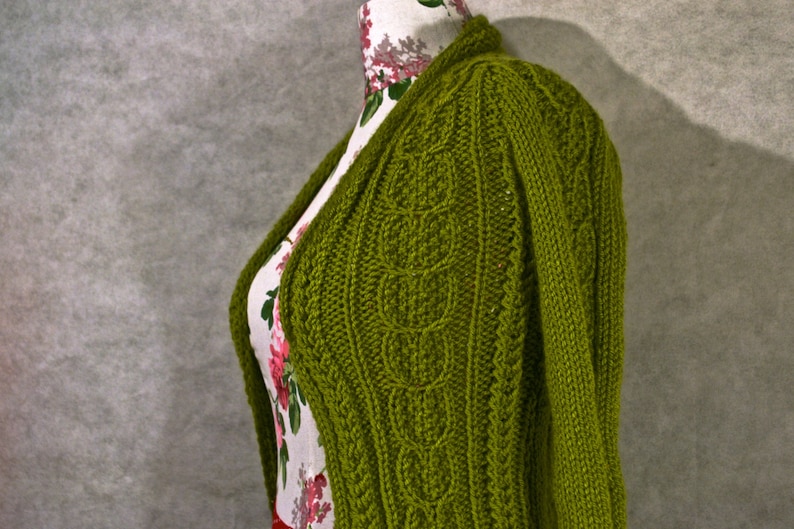 UK 68 Olive Green Seeded Wishbone Patterned Hand Knit Cardigan