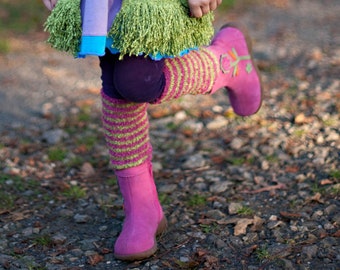 KIDS LEG WARMERS – Fuzzy Striped Leg Warmers  – Leg Warmers for Ski Trips and Winter Vacations