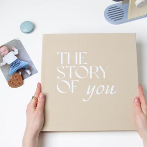 Libro de Recuerdos Personalizado para Bebé - Libro Moderno del Primer Año, Álbum de Fotos - Regalo Personalizado para Baby Shower