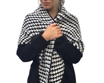 Houndstooth Triangle Wrap Crochet Pattern PDF