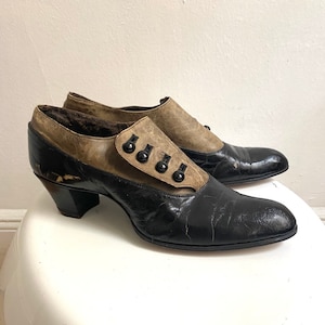 Vintage Antique Victorian 2 Tone Button Up Ladies Shoes