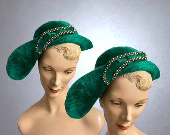 Vintage 20s 1930s Kelly Green Plush Faux Fur Jeweled Asymmetric 30s Hat