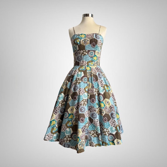 Vintage 1950s Folklore Patchwork Print Cotton Ful… - image 1