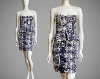 Vintage 1990er Jahre Faux Schlangenhaut Reptil Schößchen Bodycon Trägerloses Minikleid S