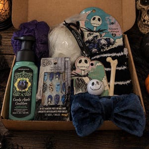Halloween Tim Burton Themed Gift Box for Women Candle Face Mask Lip Balm Nails