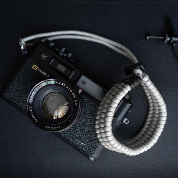 Kazami camera wrist strap, Hand-braided wide hand strap made of paracord. Width: 3cm / Stylish silver gray