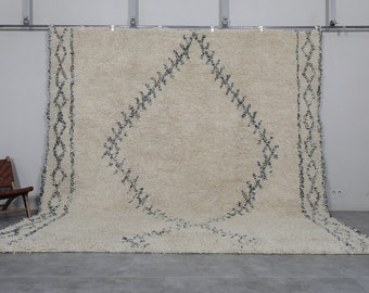 Handmade Berber rug 11 x 12 Feet