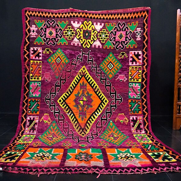 Authentic Moroccan rug 5.5ft x 8.7ft Vintage Moroccan Authentic moroccan handmade carpet