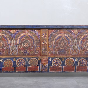 Moroccan wood chest - vintage moroccan chest - old chest - hand painted chest - berber chest - vintage painted chest