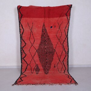 Moroccan red wool rug 4.3 x 8.3 feet – Red vintage berber runner with abstract diamond motif – Handmade tribal Berber rug