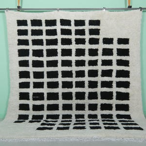 Large checkered moroccan Beni ourain wool rug 8x10 ft - Handmade black & white grid berber rug – Modern monochrome Beni ourain area rug