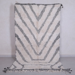 Modern moroccan handmade wool rug 4.8 x 8.3 ft – Geometric boho Beni ourain rug – Neutral cream & grey Berber rug – Moroccan wool rug