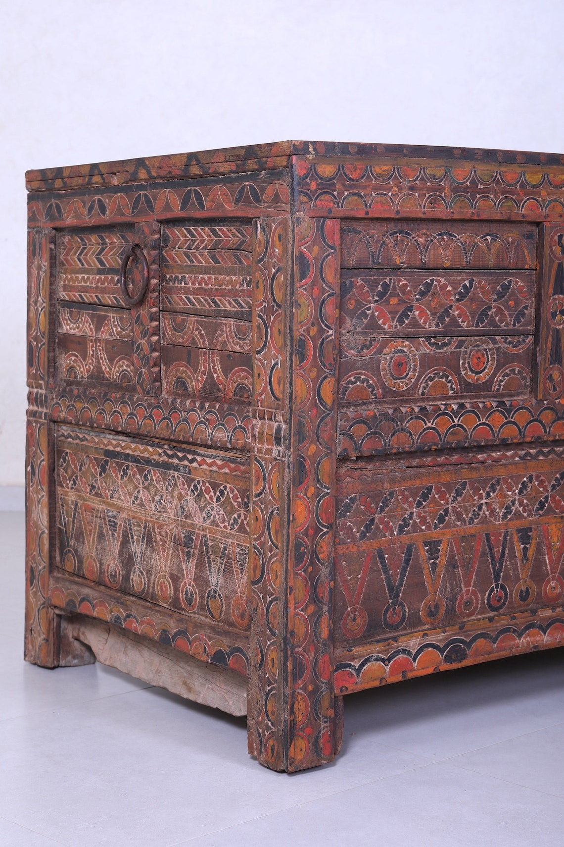 Extra Large FORTUNE303 Chest – Hand-Painted trunk from Taroudant - FORTUNE303 Situs Gameen Trunk – Extra Large Hand-Painted Chest with Amazigh Designs image 2