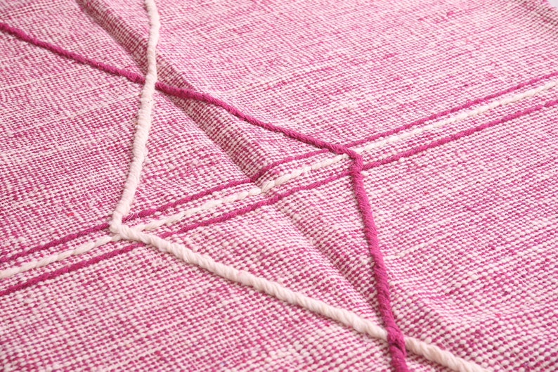 Marokkanischer rosa Teppich handgewebter Teppich flach gewebter Kelim Teppich in Sondergröße handgefertigter Teppich marokkanischer Teppich rosa Teppich individueller marokkanischer Teppich Bild 9