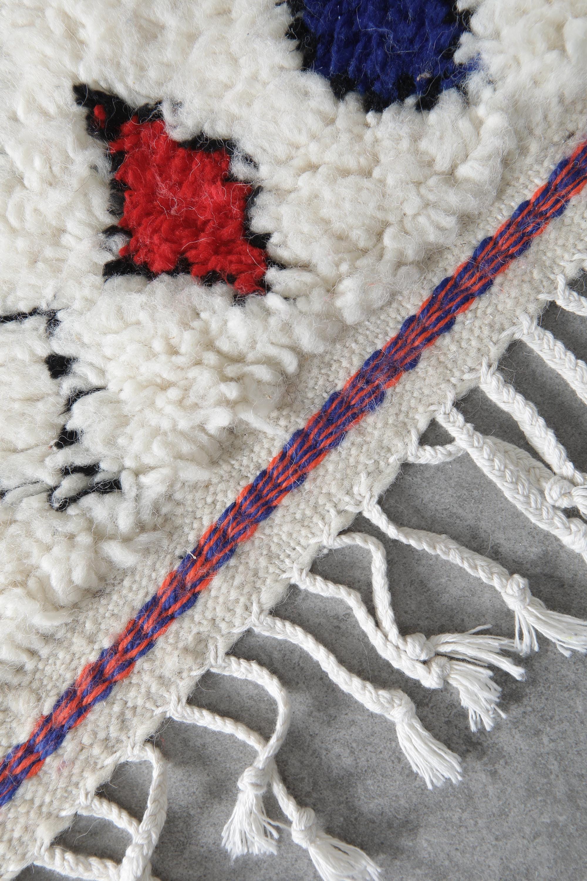 モロッコ風抽象ラグ 4.9x8フィート - ハンドメイドのカラフルなウール