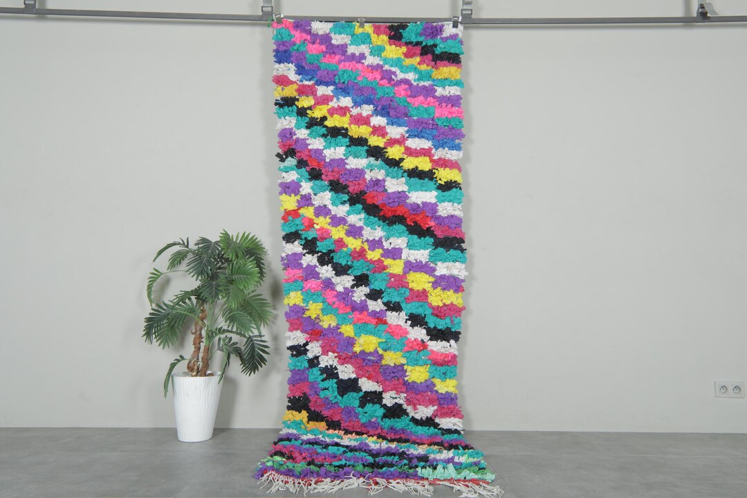 鮮やかなモロッコ産ブーシュロイットラグ - レインボーカラーの