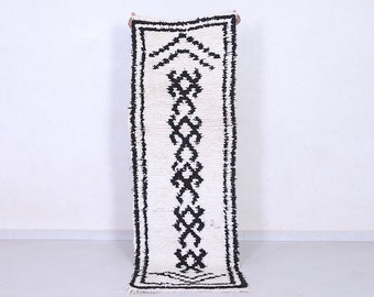 Marokkanischer Teppichläufer 6 x 20 cm – Schwarz weisser Berberteppich – Handgemachter Läufer aus Wolle – Massiver Teppich