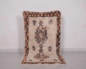 Moroccan beige rug 2.9 x 5.6 feet shaggy rug - handmade berber rug - vintage wool rug - moroccan rug runner - long rug - morocco rug