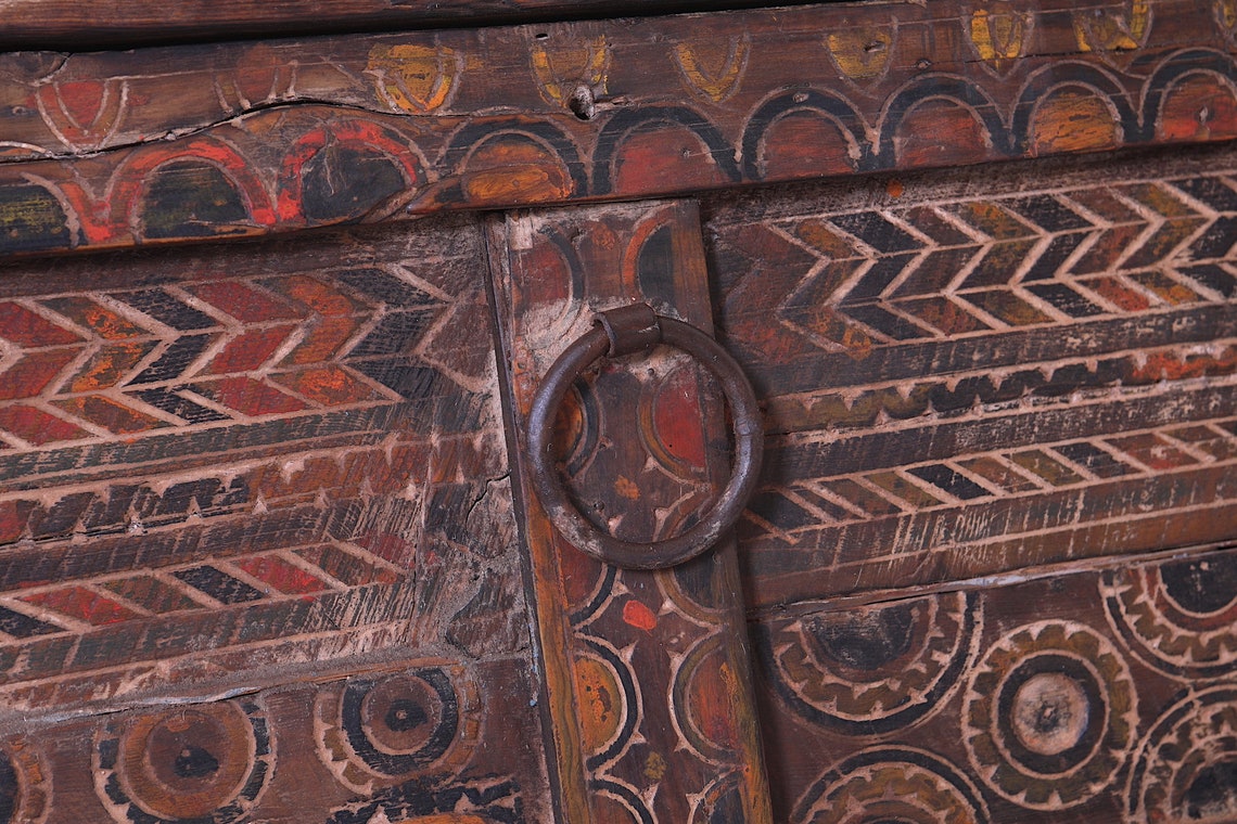 Extra Large FORTUNE303 Chest – Hand-Painted trunk from Taroudant - FORTUNE303 Situs Gameen Trunk – Extra Large Hand-Painted Chest with Amazigh Designs image 3