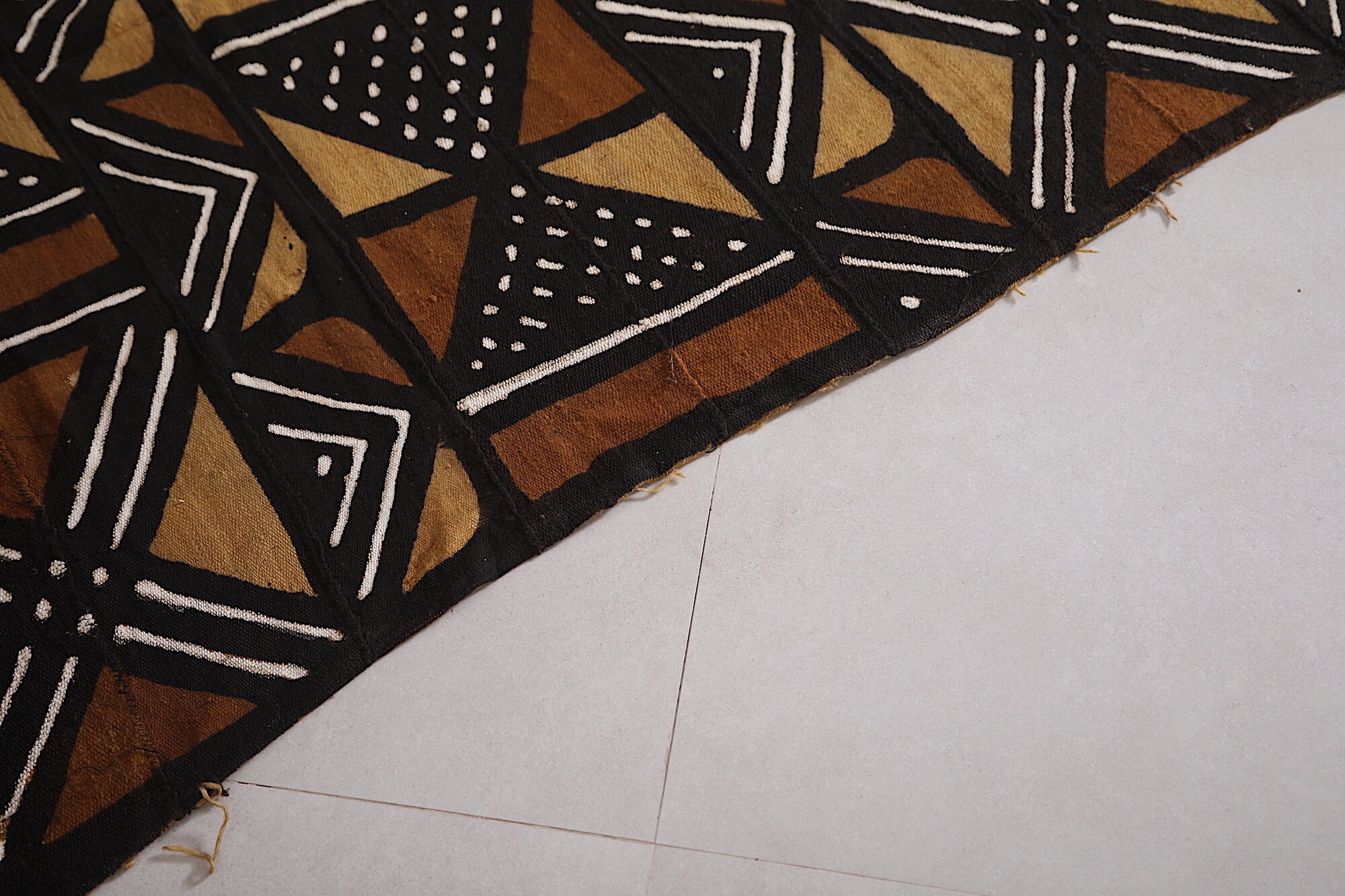 Bold African Mudcloth Rug 5x7 Feet - Vintage Handmade Earth-toned Kilim ...