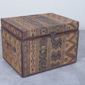 Vintage Tuareg Reed Chest – Handwoven African Storage Trunk - Boho Tuareg Reed Trunk – Vintage African Chest with Tribal Design