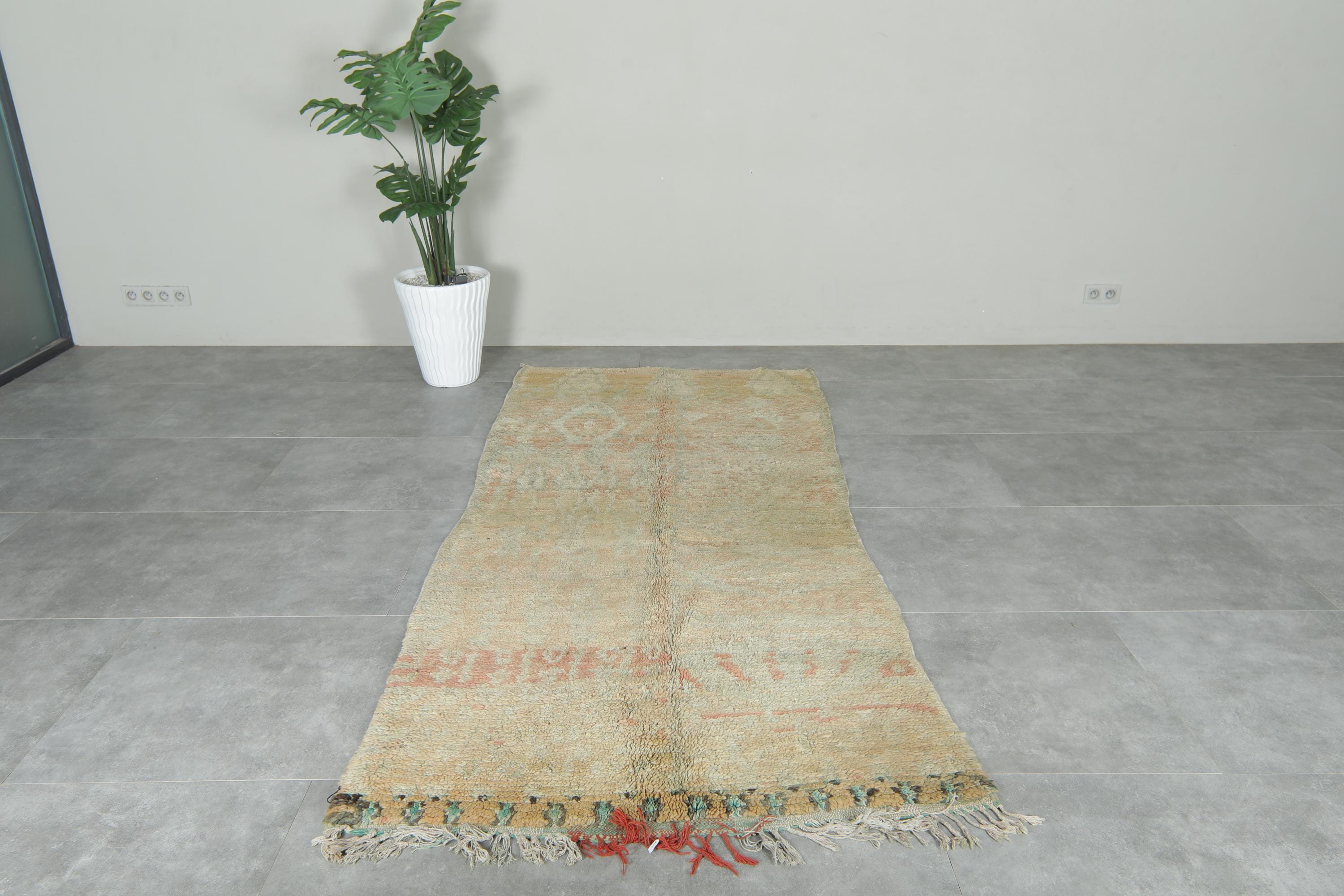 Tapis Marocain Vintage – Berbère Laine Fait Main, 5.3x11 Ft, Boho Artistic