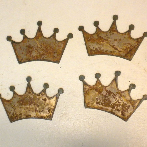 Lot of 4 Rusty Rough Crowns 3 in Metal Wall Art Stencil Ornament Craft Sign 