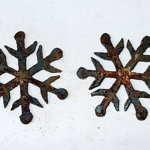 Lot Set of 2 Rough Rusty Vintage Round Tipped Snowflakes 3 inch Metal Art Christmas Holiday Ornament Craft Stencil Wind Chime DIY Sign