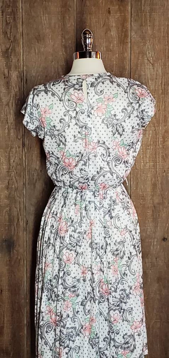 Vintage Floral Dress - image 4