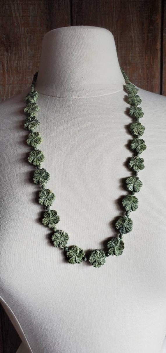 Green Floral Natural Stone Necklace - image 1