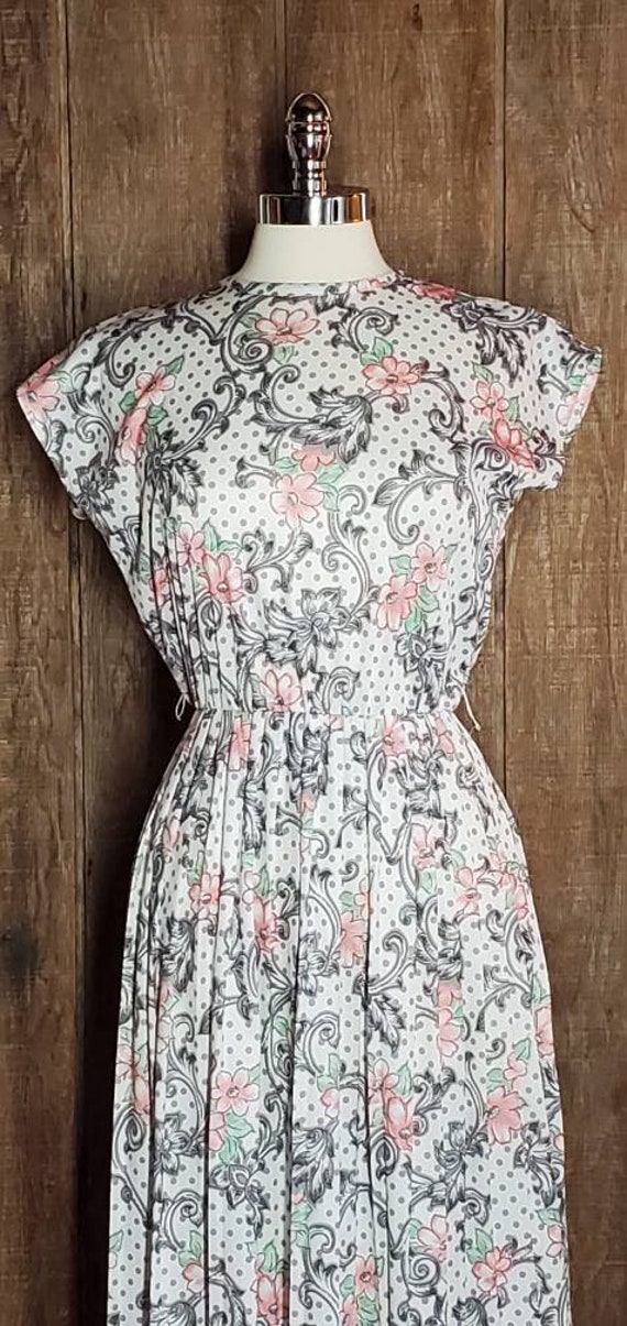 Vintage Floral Dress - image 2