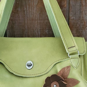 Vintage Leather Lime Green Floral Purse/Bag image 3