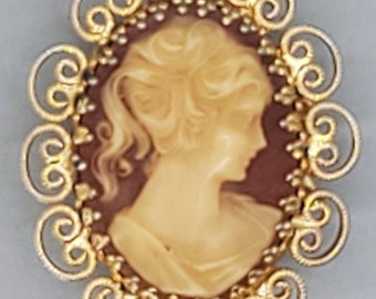 Vintage Cameo Pendant