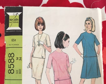 1960s 60s Original vintage sewing pattern McCalls 8588 Mod Twiggy Two Piece Dress Bust 34