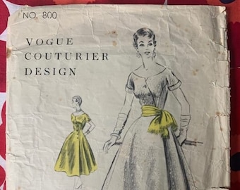 1950s Vintage Sewing Pattern Vogue 800: Couturier Flared Dress - Bust 36