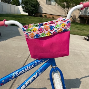 Colorful and Fun Handlebar Bag for Kids&#39; Bikes, Scooters, and Tricycles - Perfect for Stuffed Animals, Snacks, and Treasures on the Go!