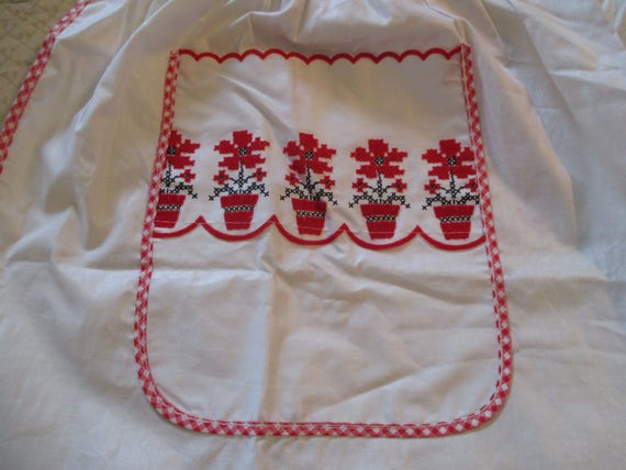 Vintage Handmade Cotton Adults Apron White w/ Red… - image 3
