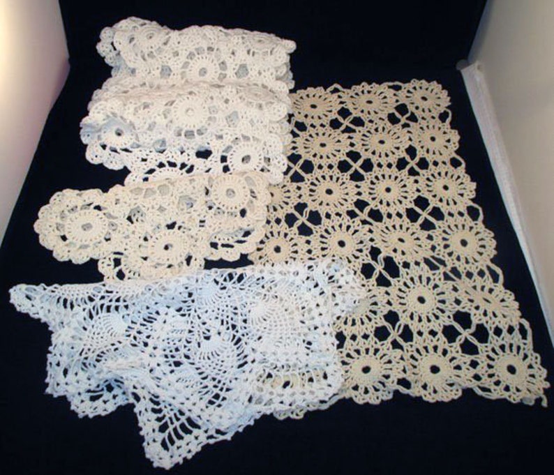 Assorted Lot Of 4 Vintage Crochet Doilies Dresser Bureau Image 0