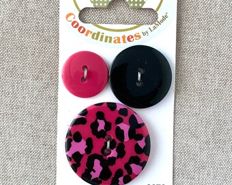 3072 - Coordinates - 2 Hole - Assorted Sizes - Black Pink