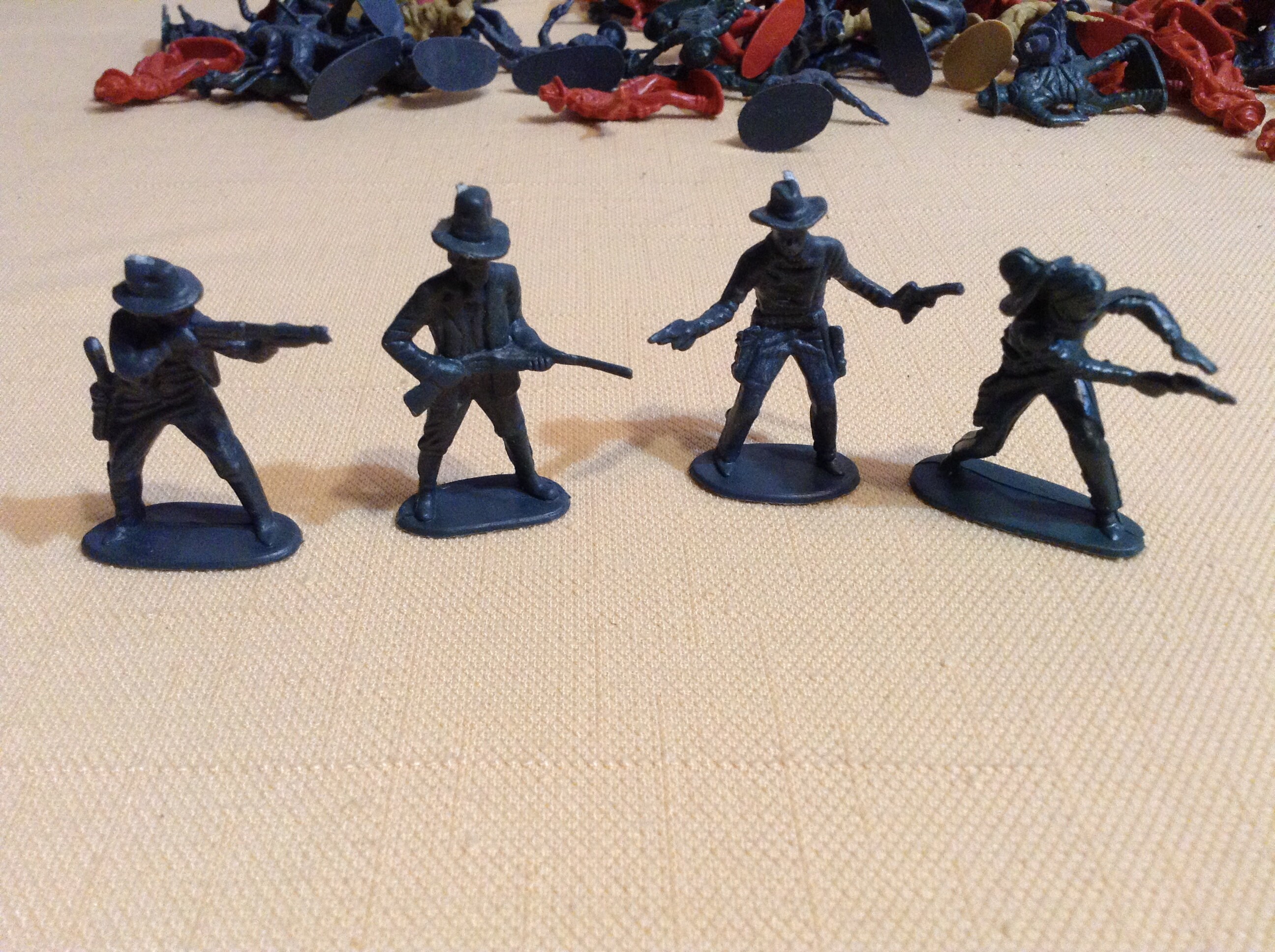 Set of Vintage Toy Soldiers 100 Pieces Plastic Miniature Etsy